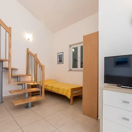 50 Meter Zum * Baška