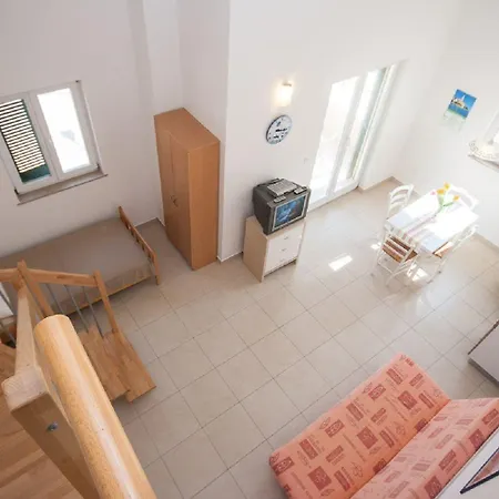 Apartment 50 Meter Zum