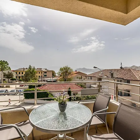 Apartman 50 Meter Zum *