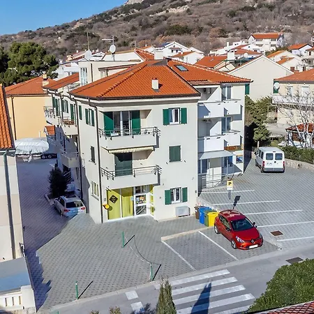 Apartment 50 Meter Zum